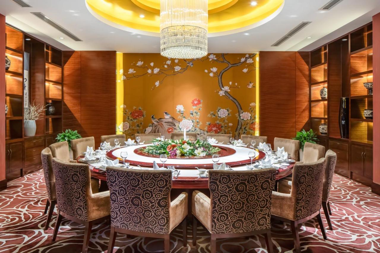 Holiday Inn Yinchuan International Trade Centre, An Ihg Hotel Exterior photo
